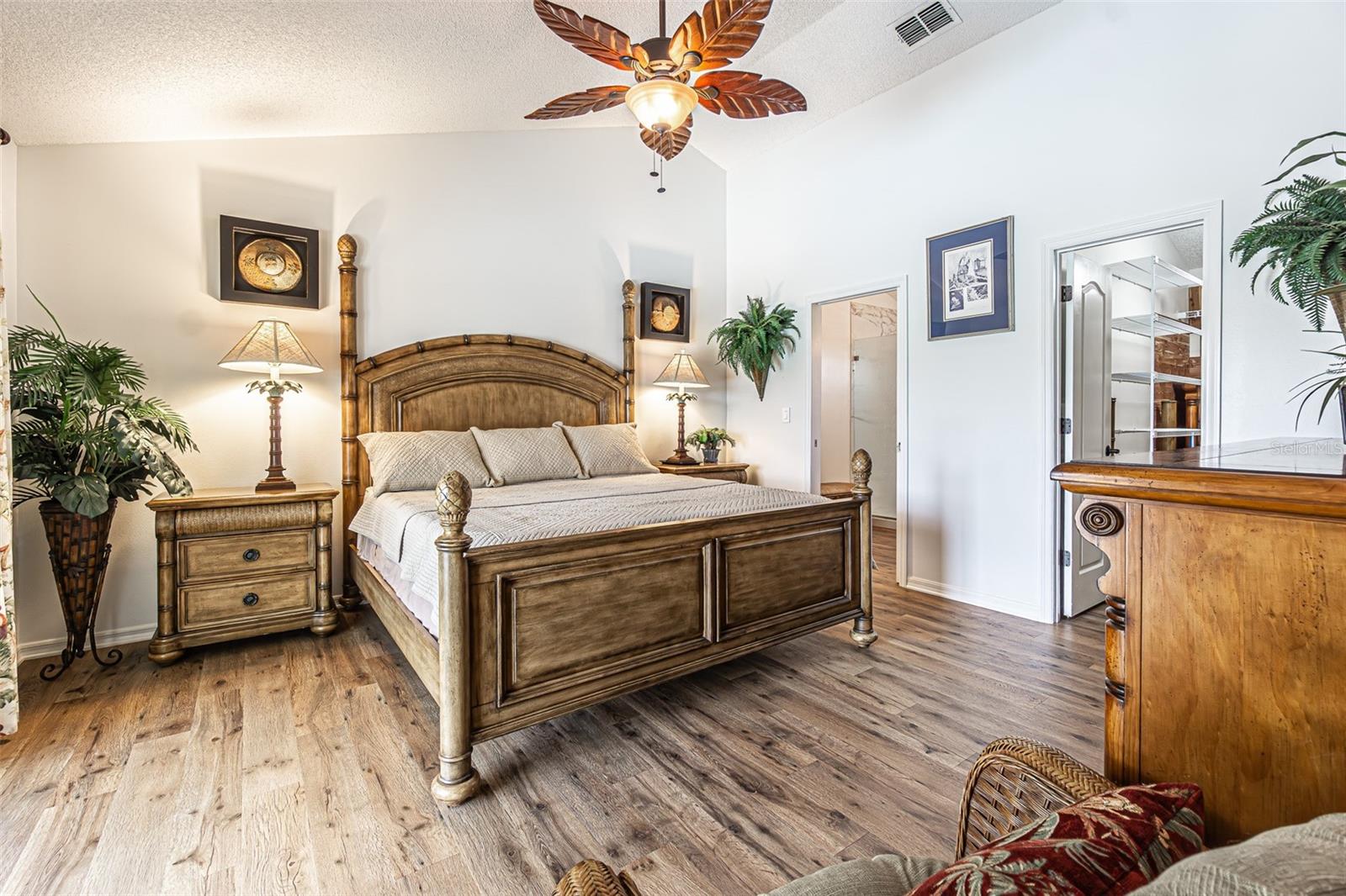 SILVER OAKS - Residential
