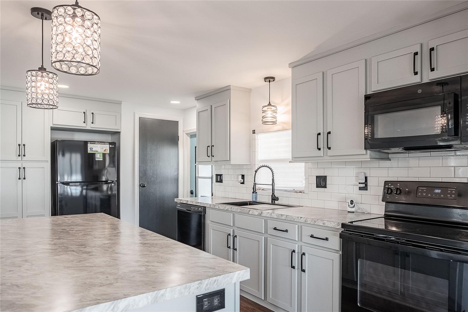 VILLAGE UNIT 03 LAKELAND - Residential