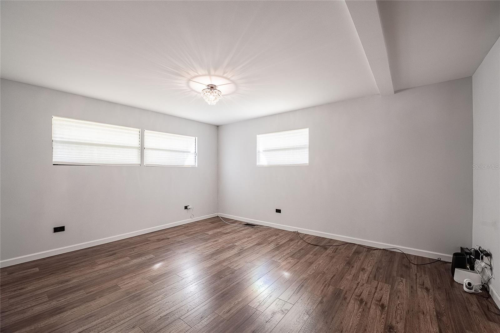 VILLAGE UNIT 03 LAKELAND - Residential