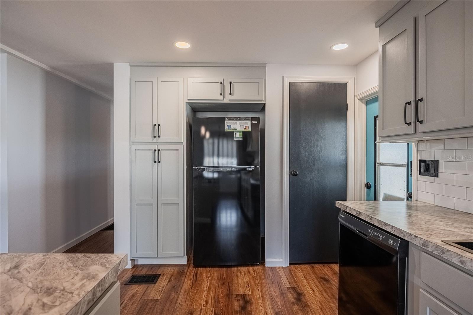 VILLAGE UNIT 03 LAKELAND - Residential