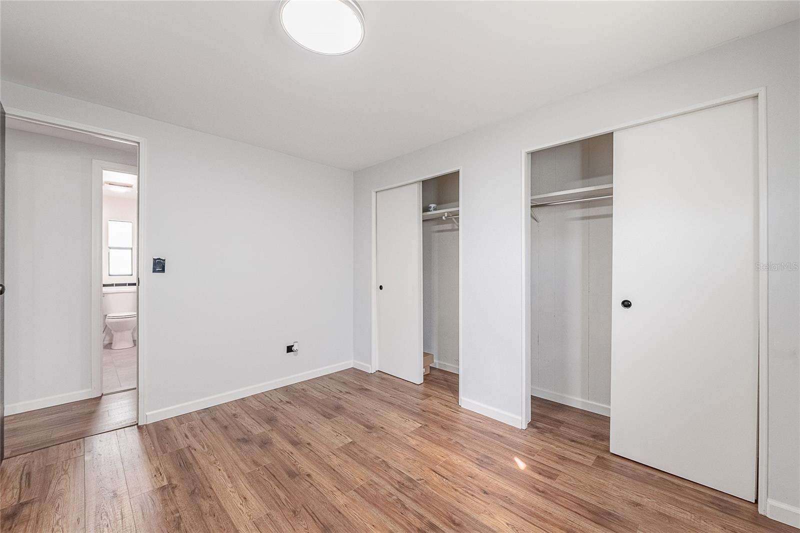 VILLAGE UNIT 03 LAKELAND - Residential