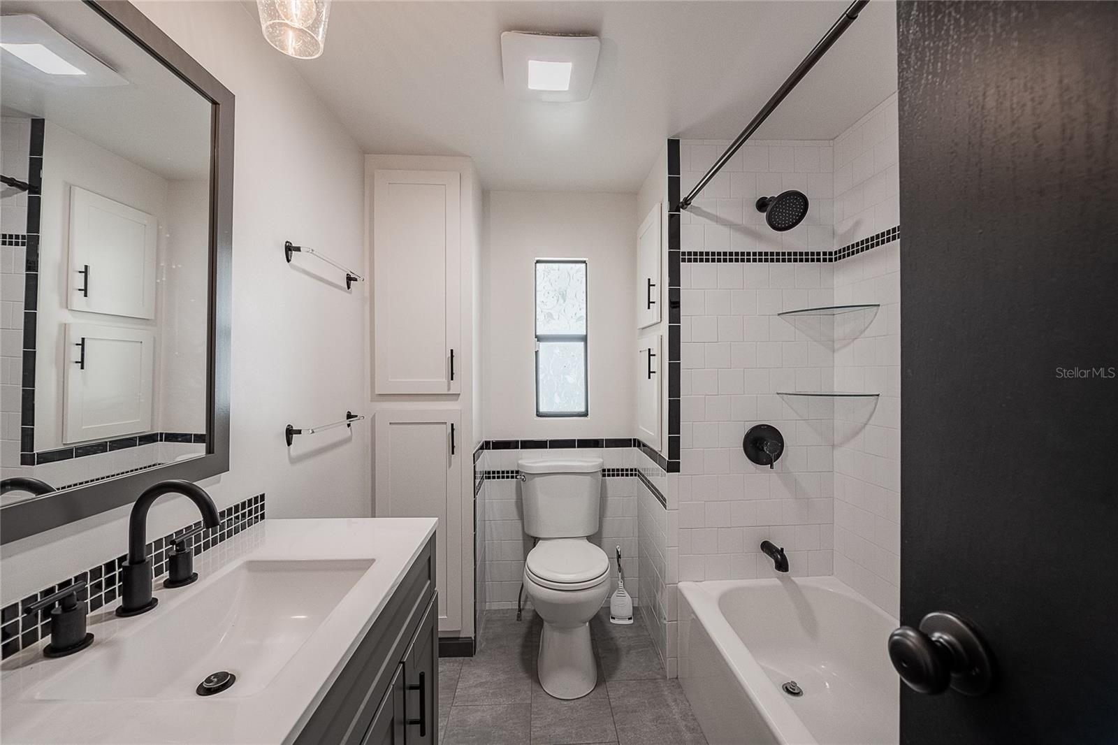 VILLAGE UNIT 03 LAKELAND - Residential