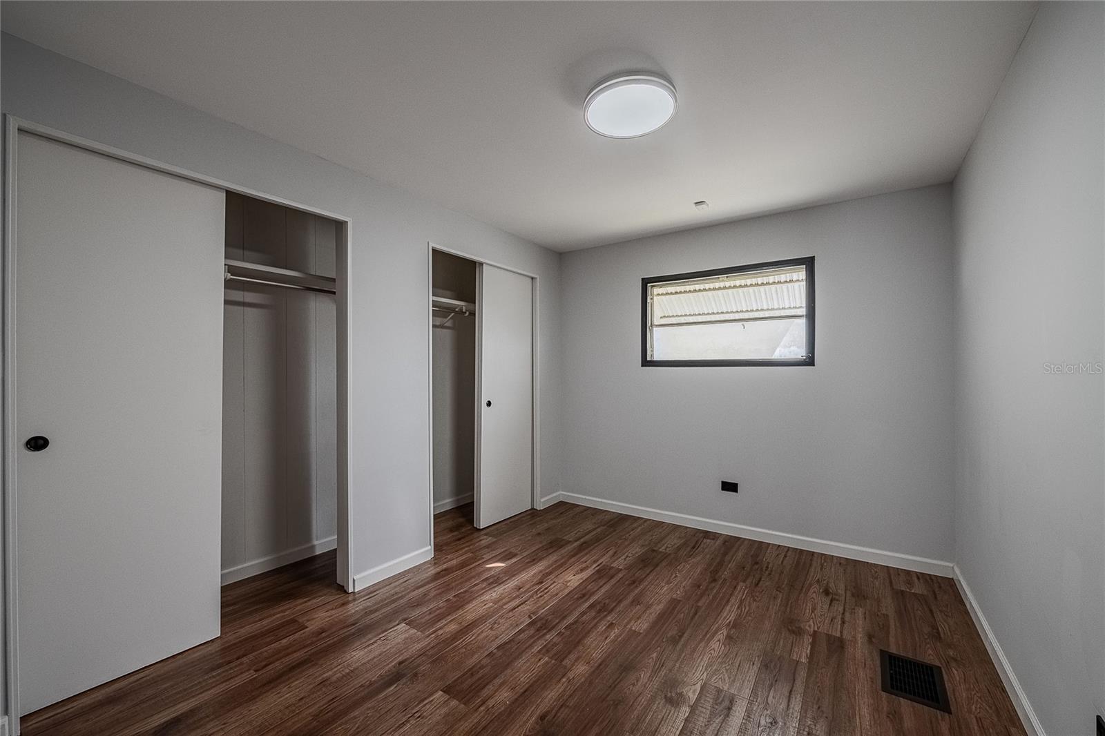 VILLAGE UNIT 03 LAKELAND - Residential