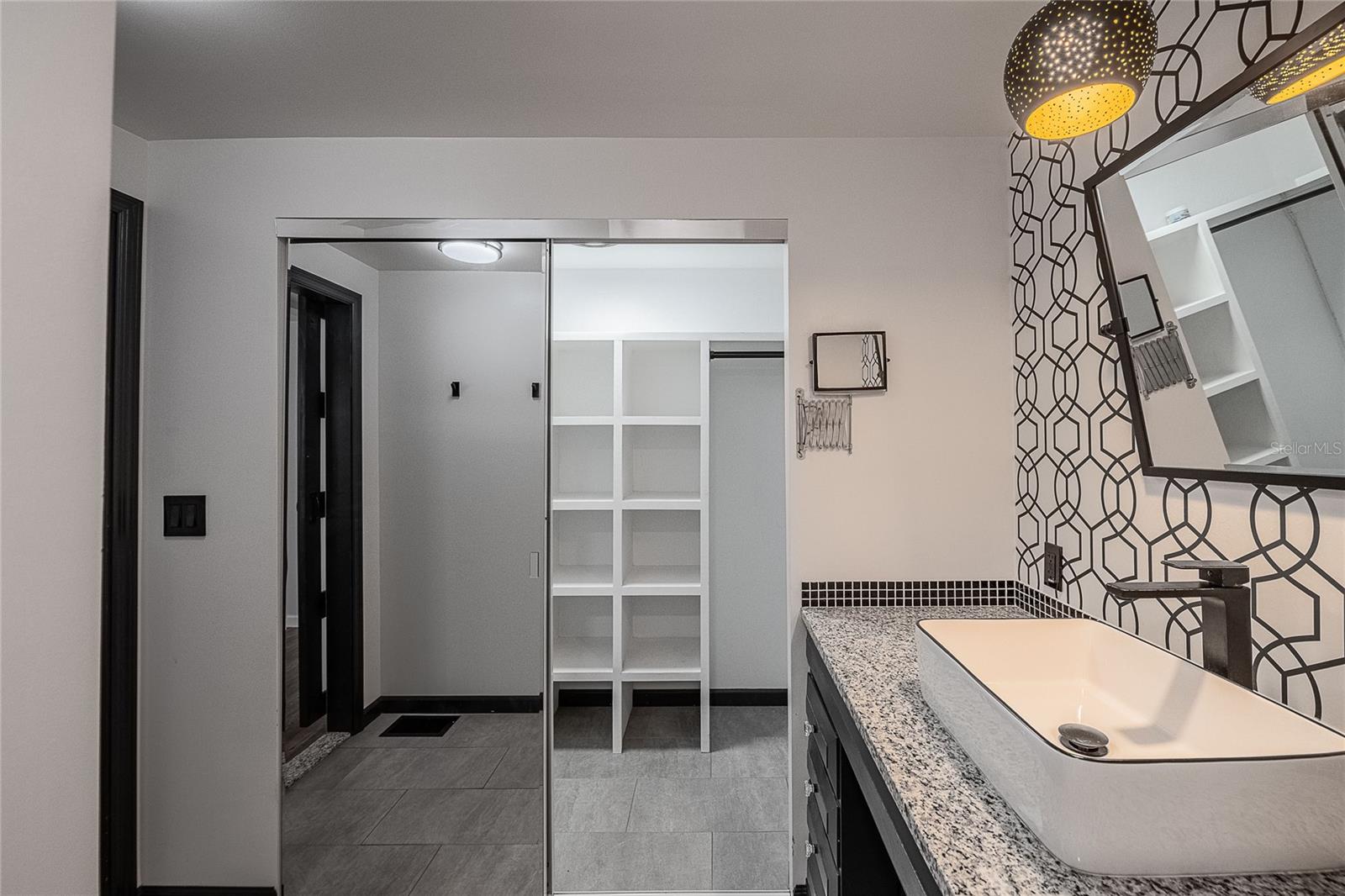 VILLAGE UNIT 03 LAKELAND - Residential