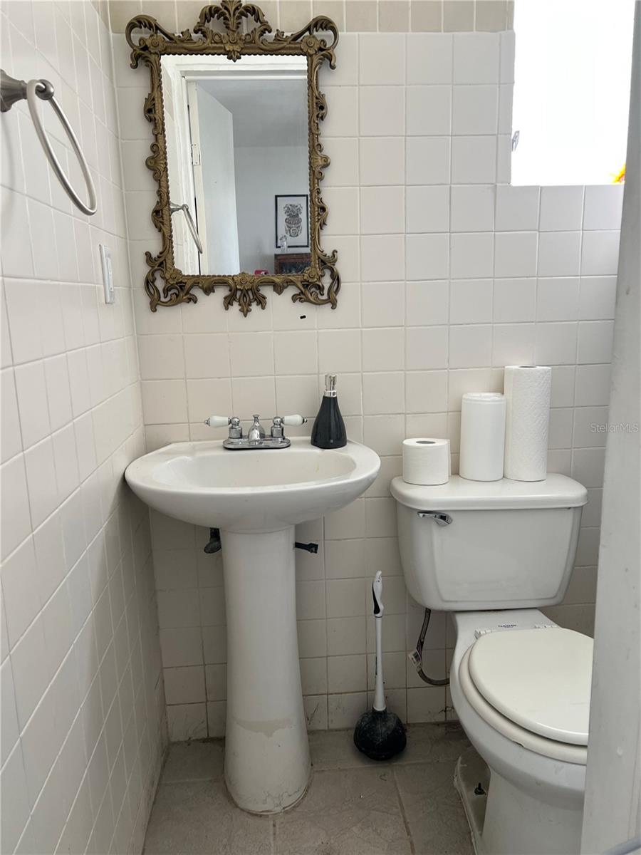 EAST TAMPA - Commercial Sale