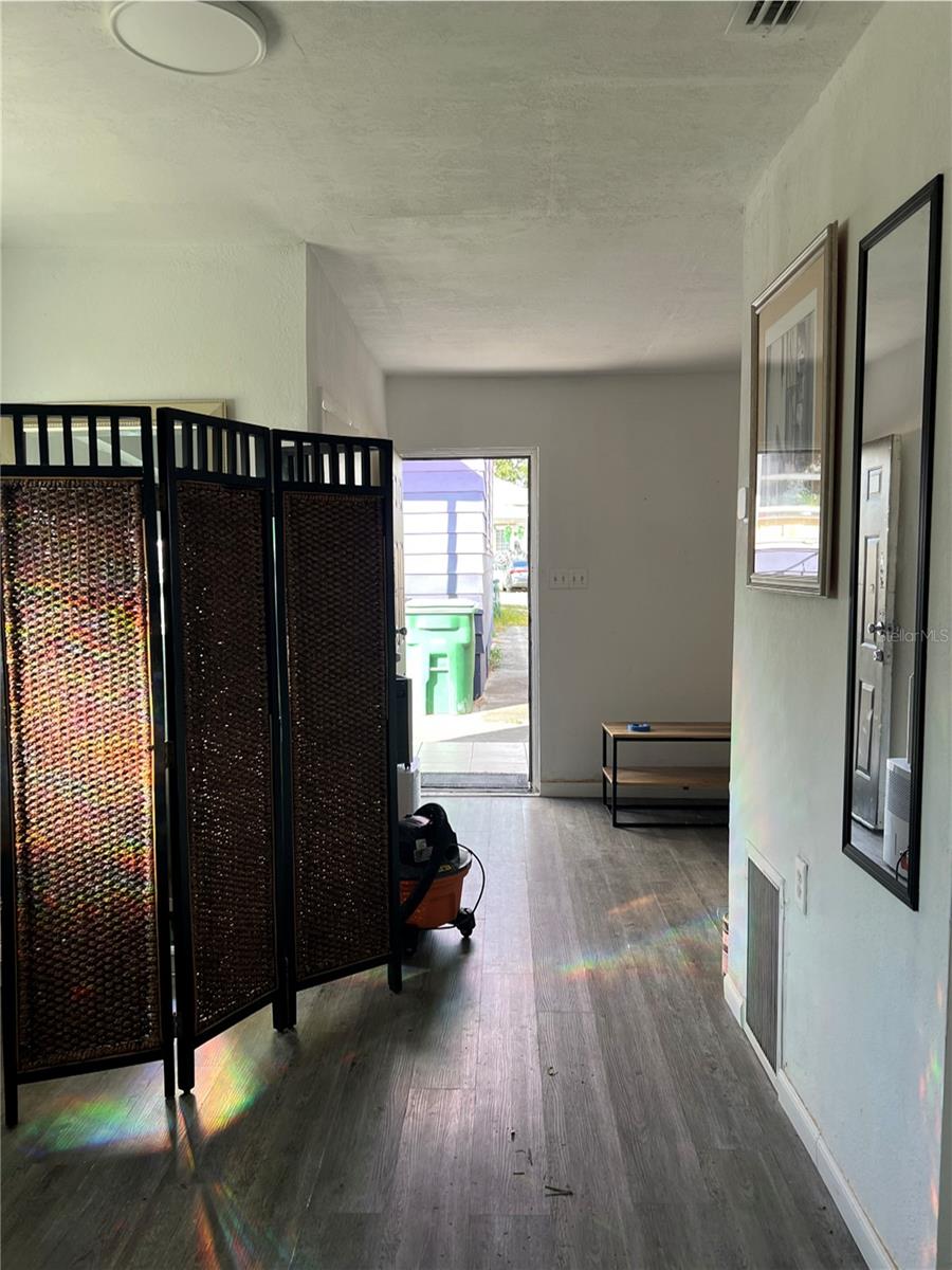 EAST TAMPA - Commercial Sale