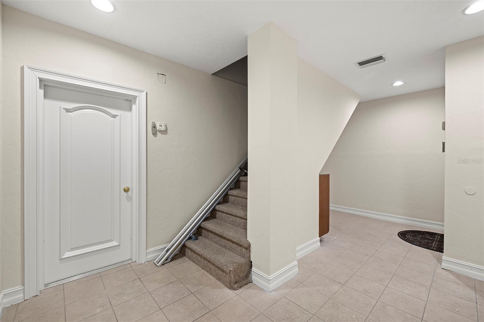 PARADISE POINTE - Residential