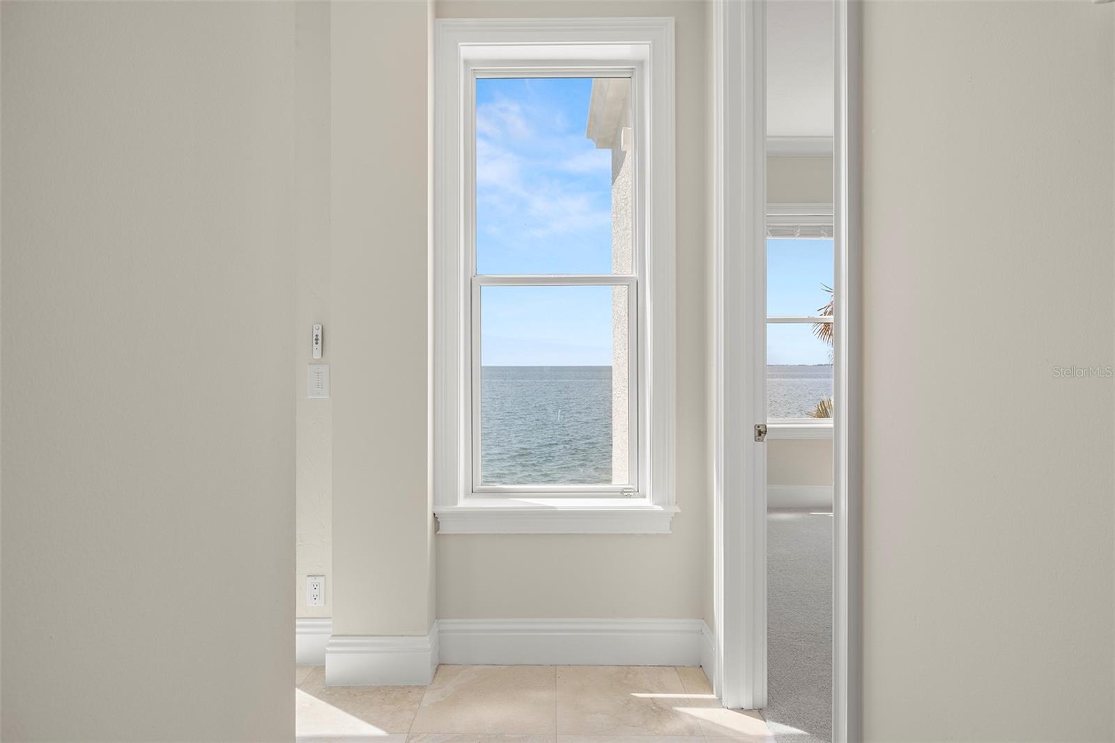 PARADISE POINTE - Residential