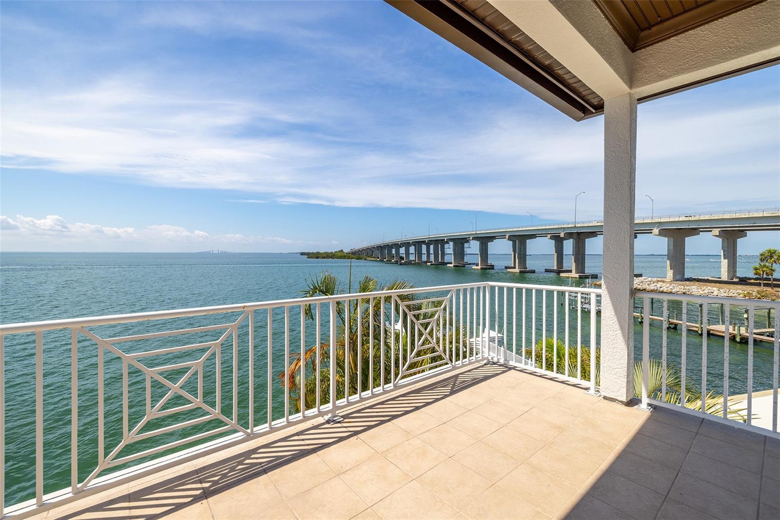 PARADISE POINTE - Residential