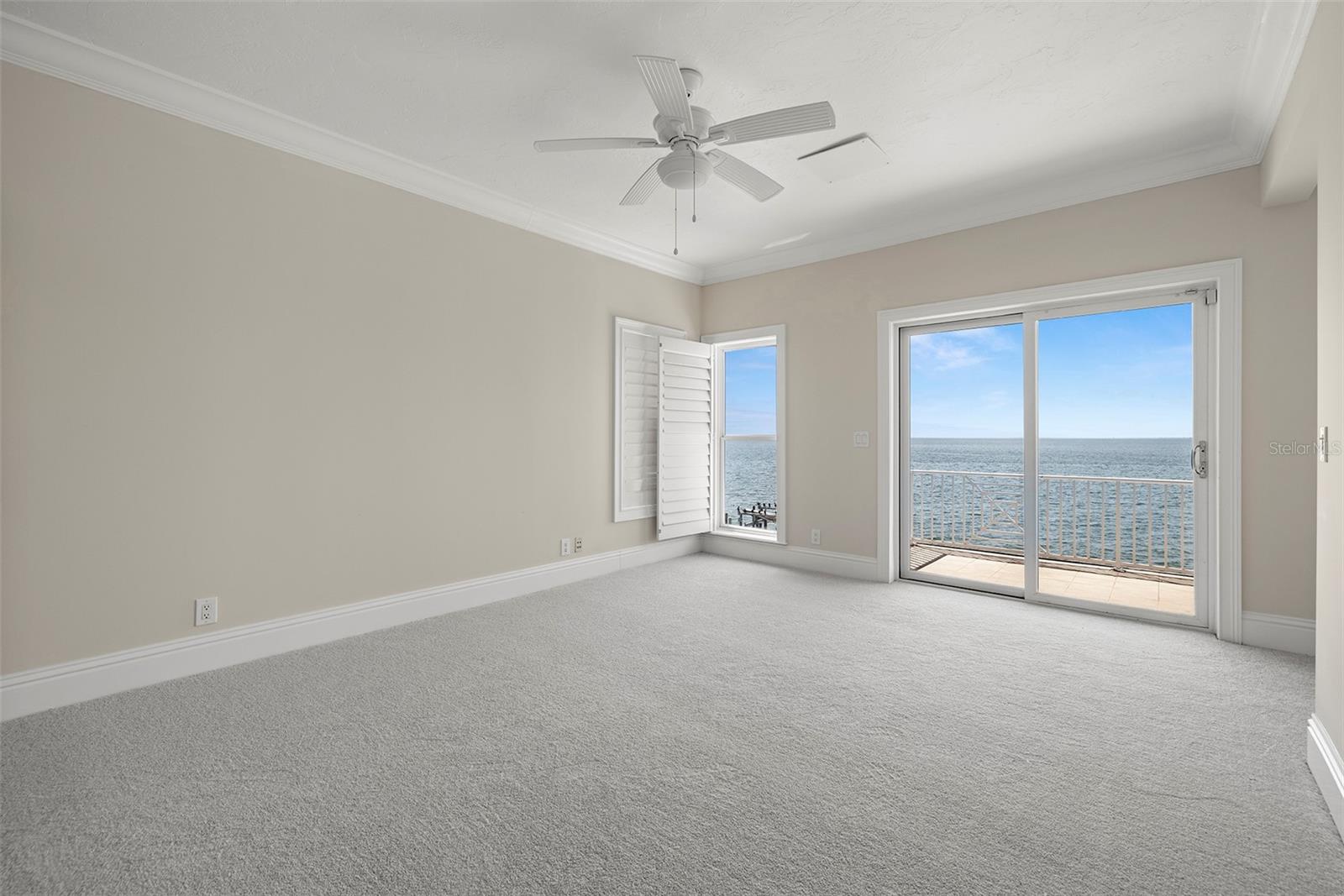 PARADISE POINTE - Residential