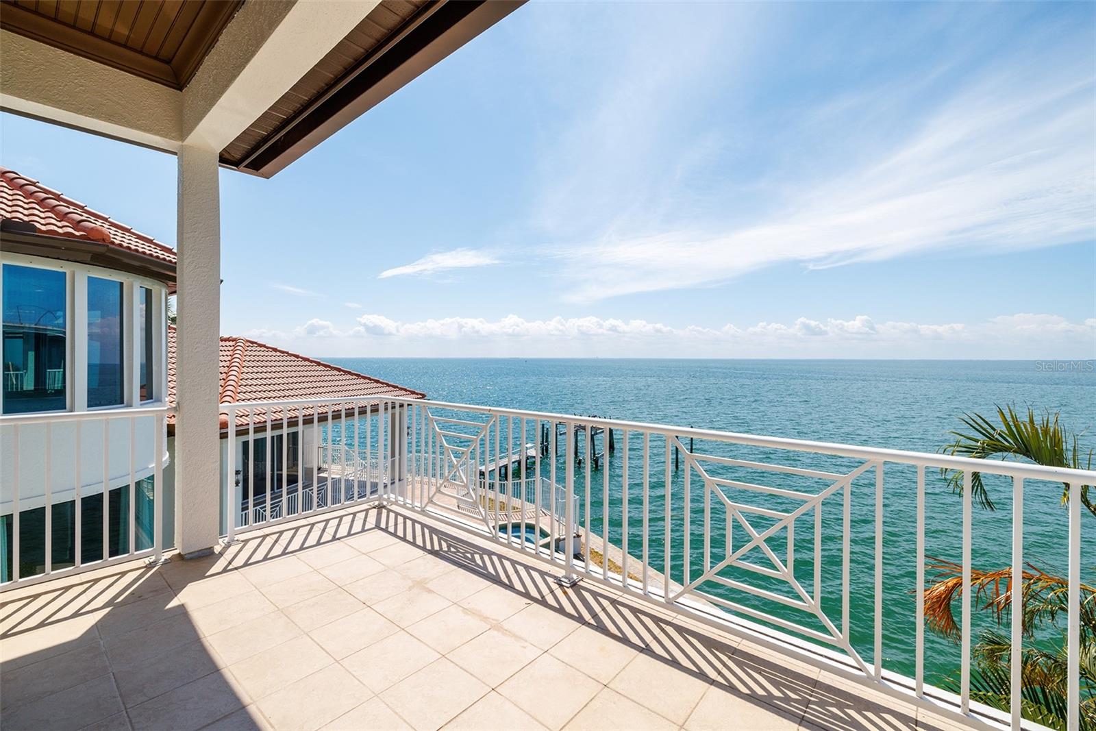 PARADISE POINTE - Residential