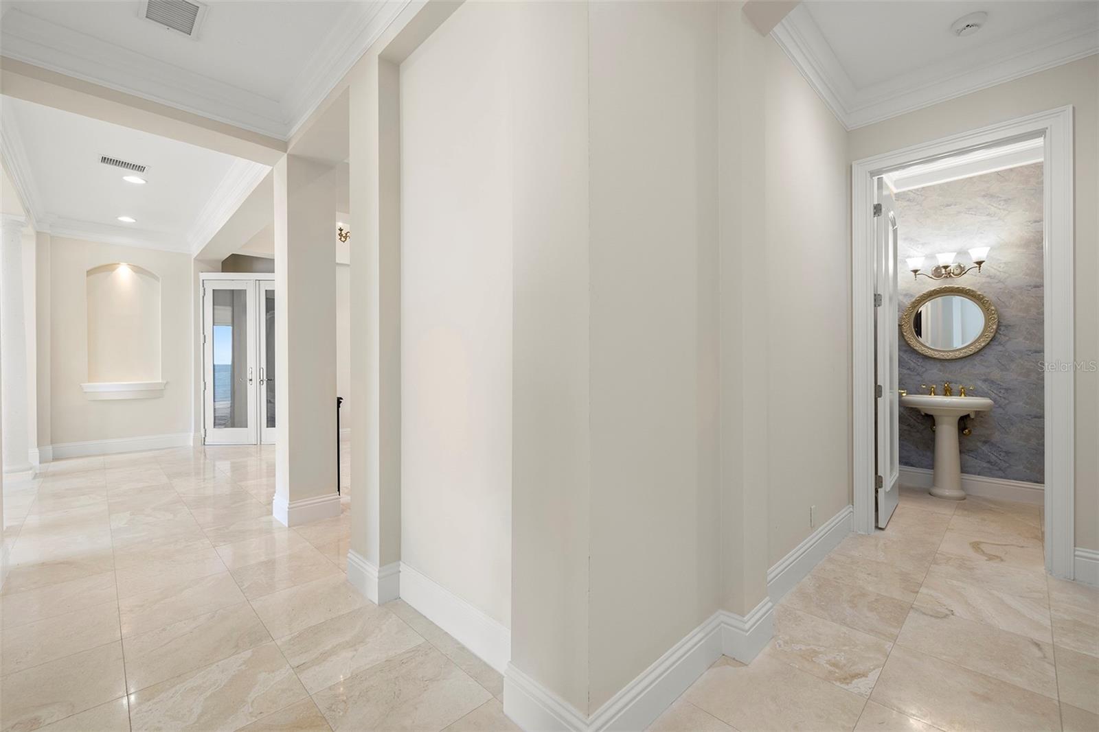 PARADISE POINTE - Residential