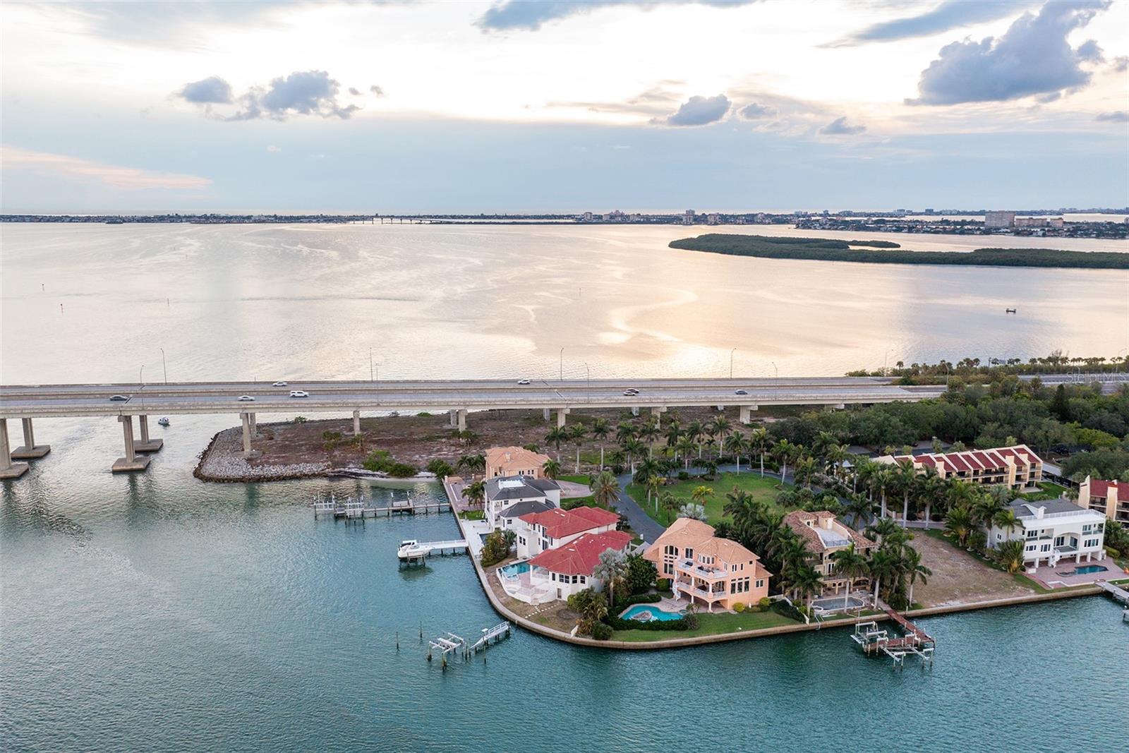 PARADISE POINTE - Residential