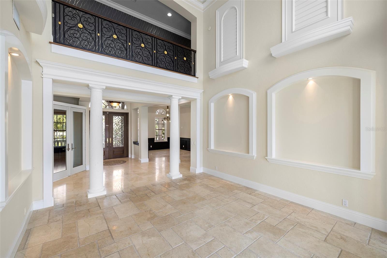 PARADISE POINTE - Residential