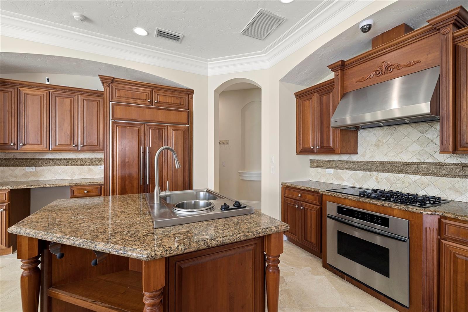 PARADISE POINTE - Residential