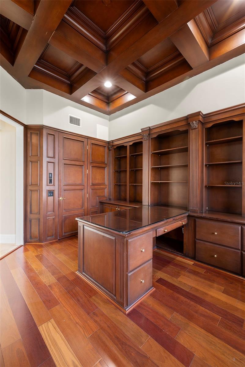 PARADISE POINTE - Residential