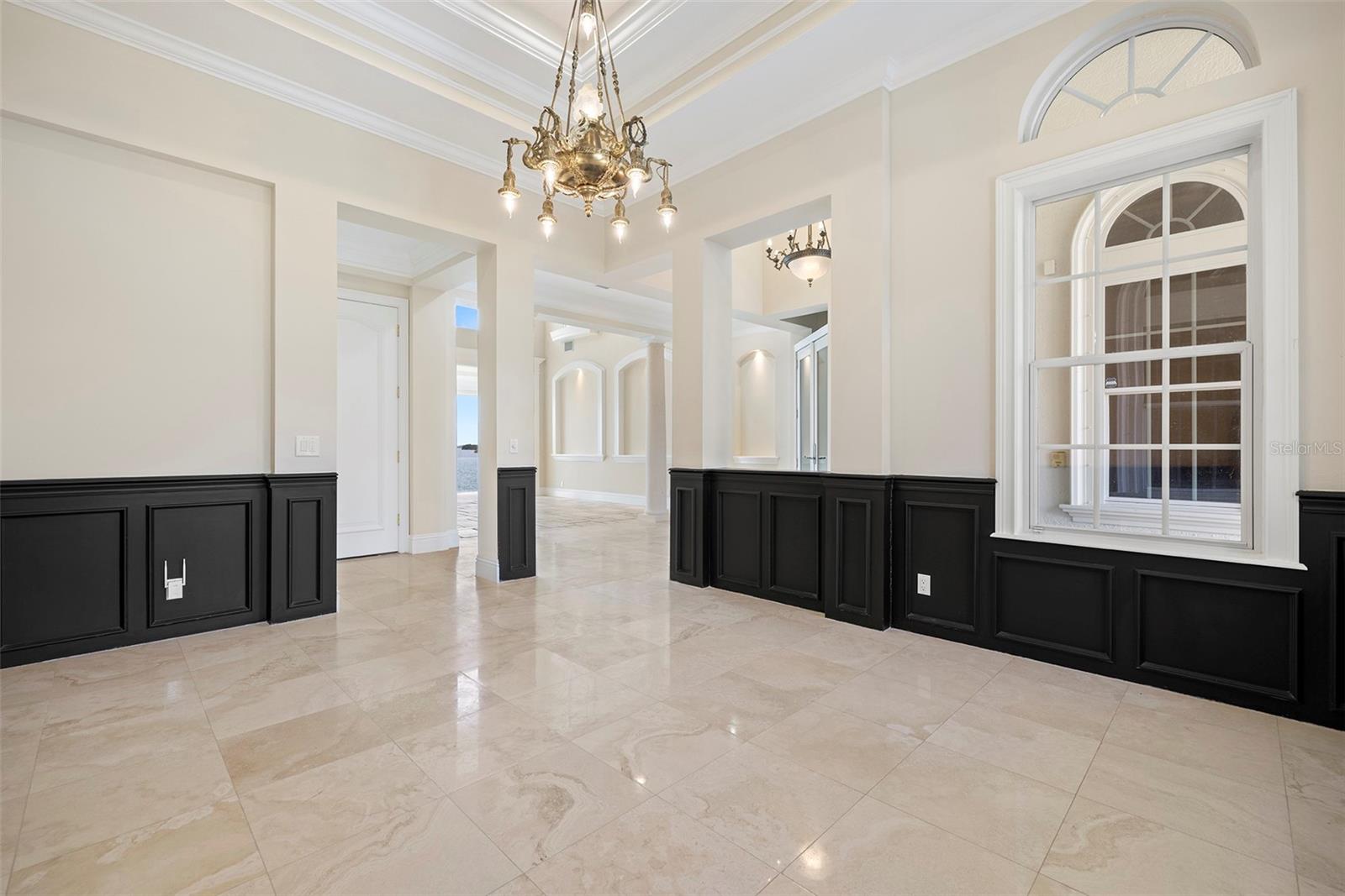 PARADISE POINTE - Residential