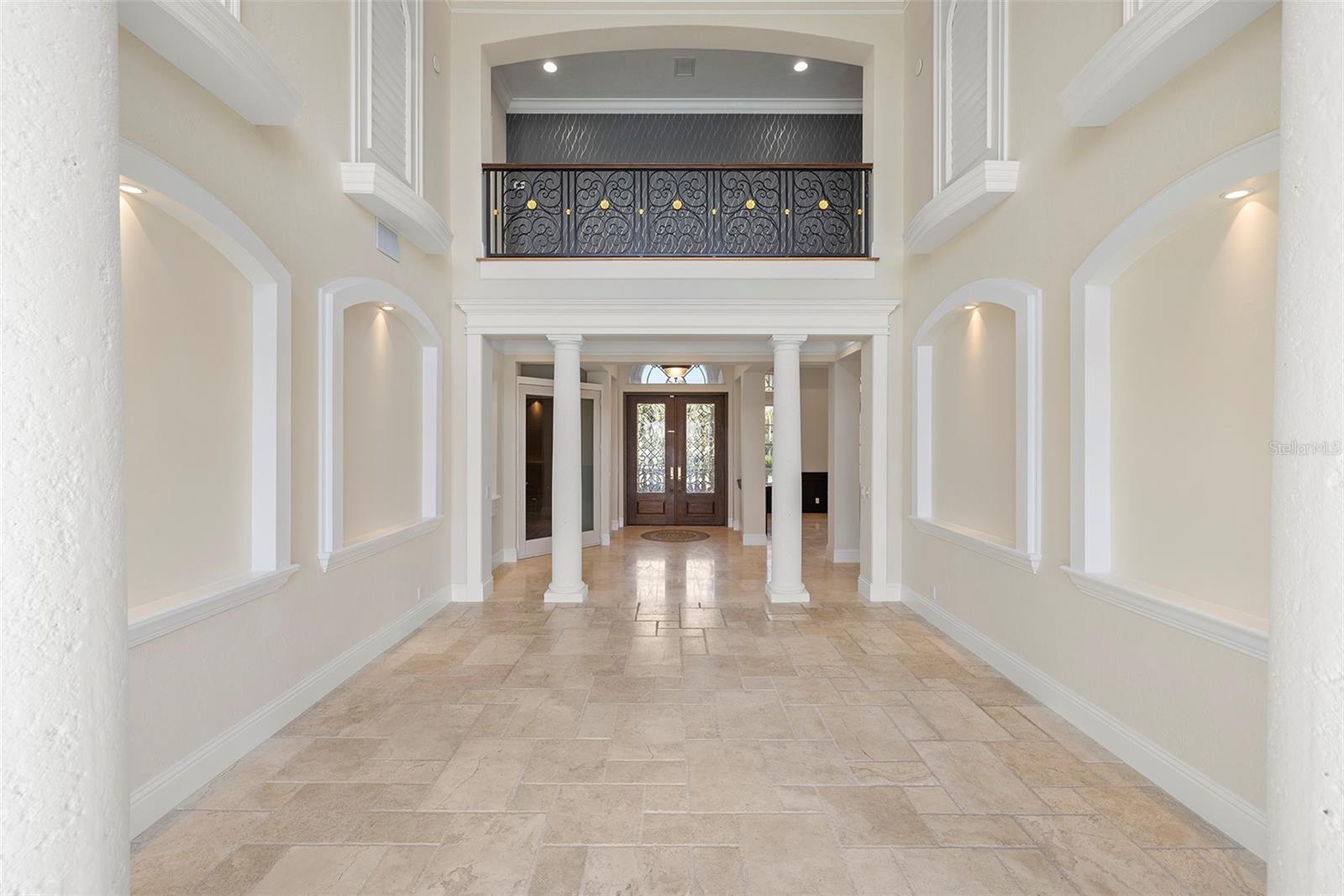 PARADISE POINTE - Residential