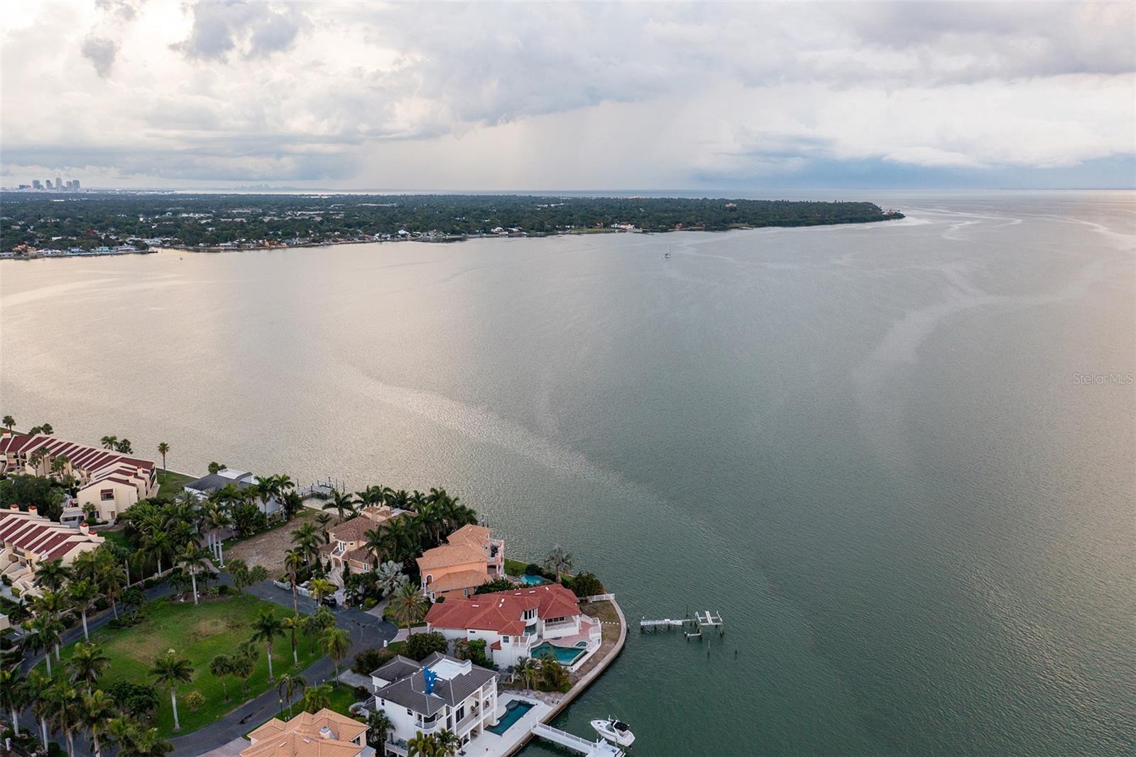 PARADISE POINTE - Residential