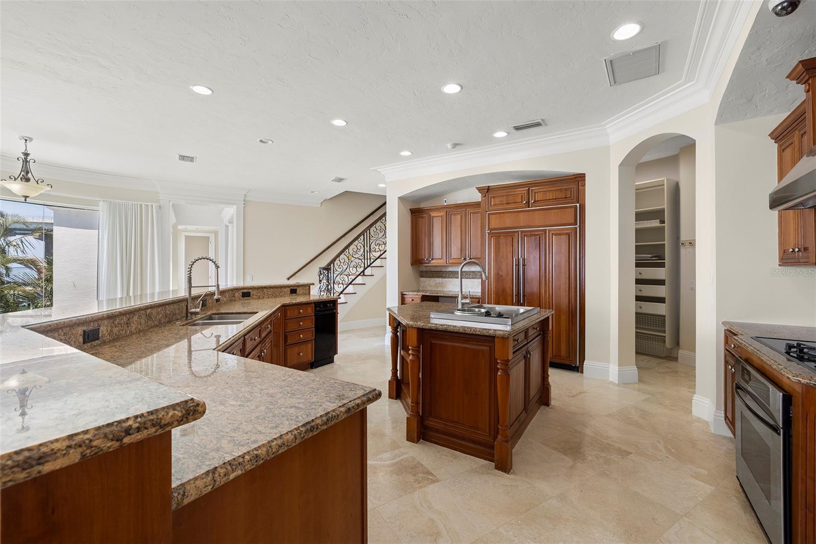 PARADISE POINTE - Residential