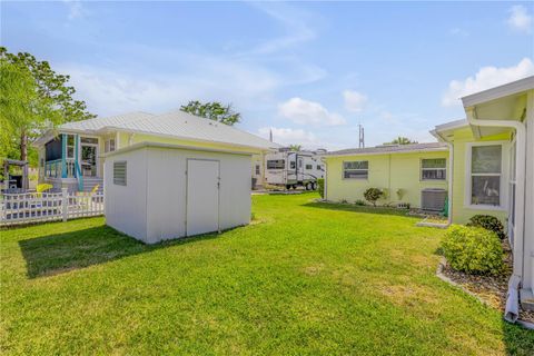 Single Family Residence in NEW SMYRNA BEACH FL 519 PENINSULA AVENUE 40.jpg