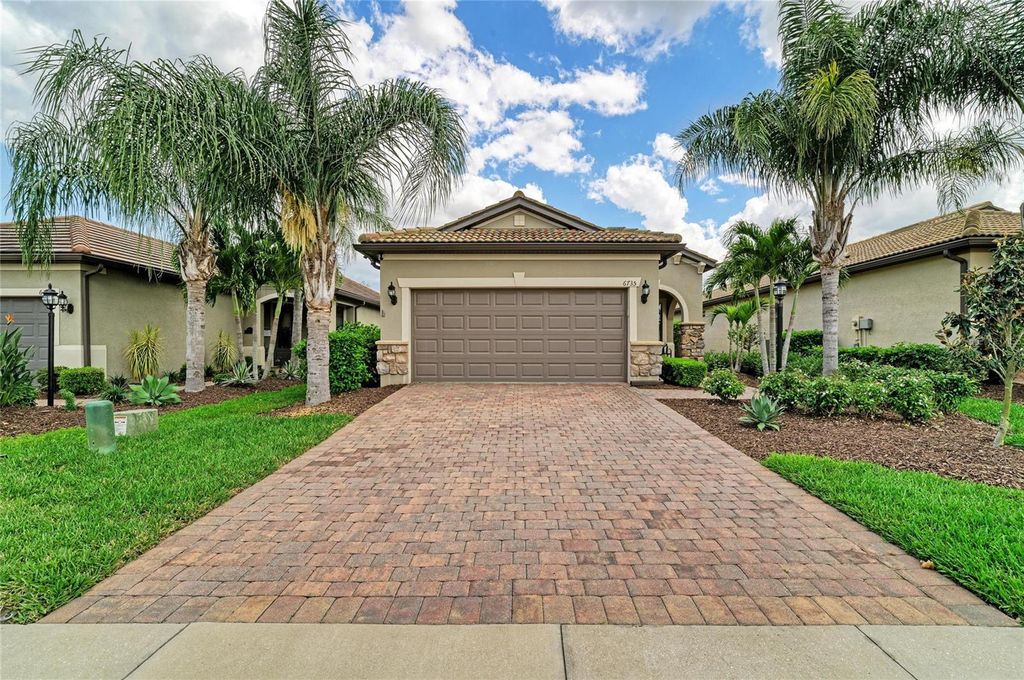 Photo of 6735 Haverhill Court, Bradenton, FL 34202 (MLS # A4688709)