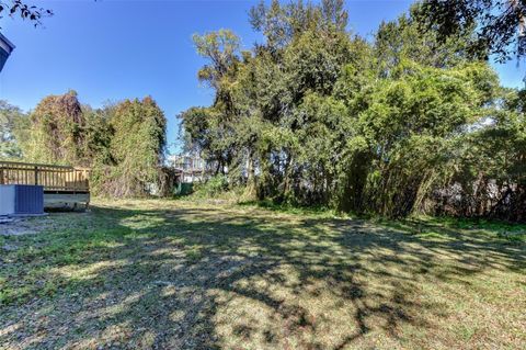 A home in DELAND