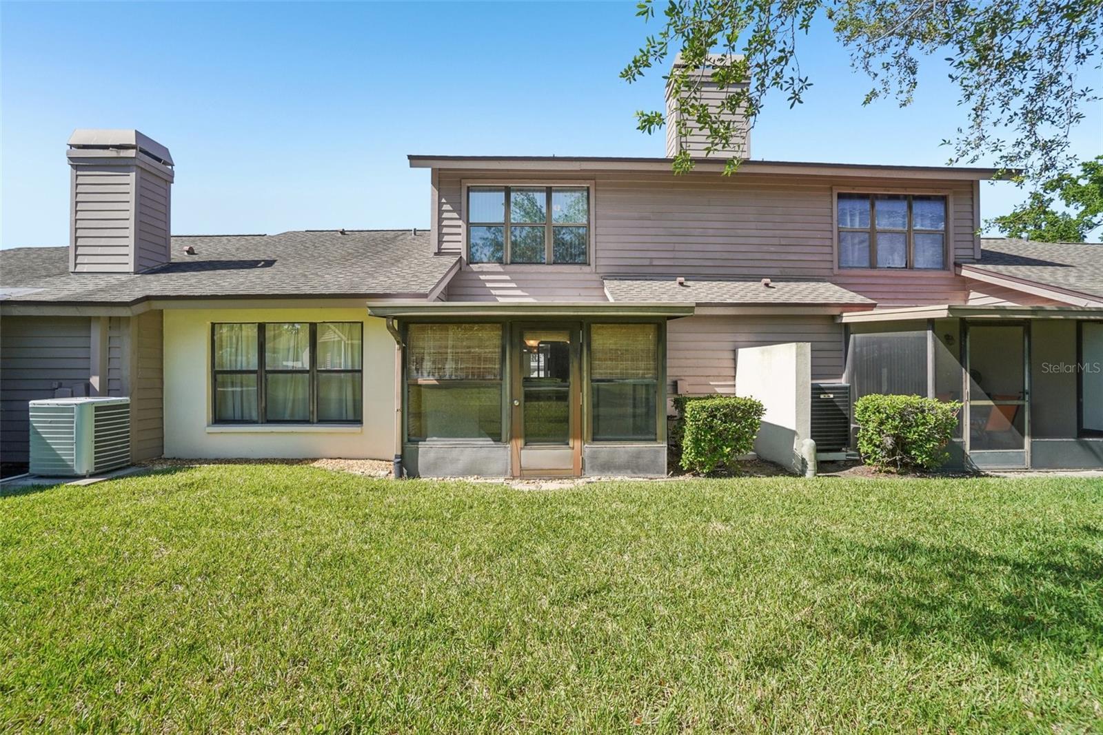 OAK PARK TWNHMS - Residential