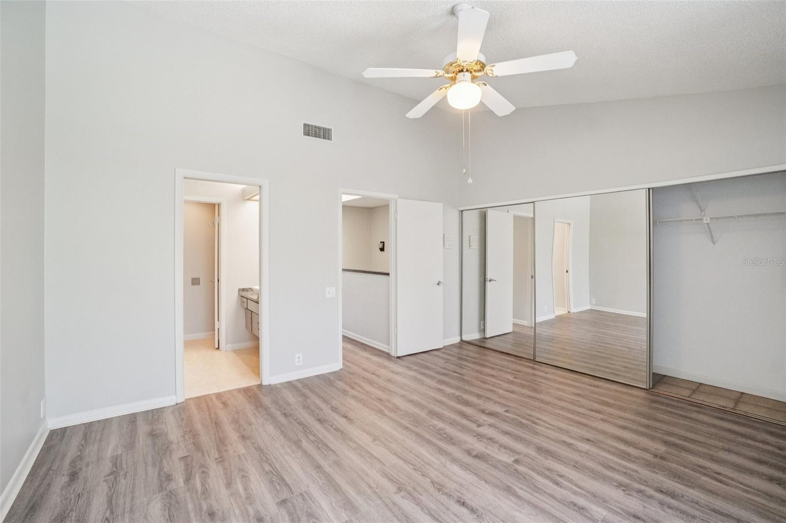 OAK PARK TWNHMS - Residential