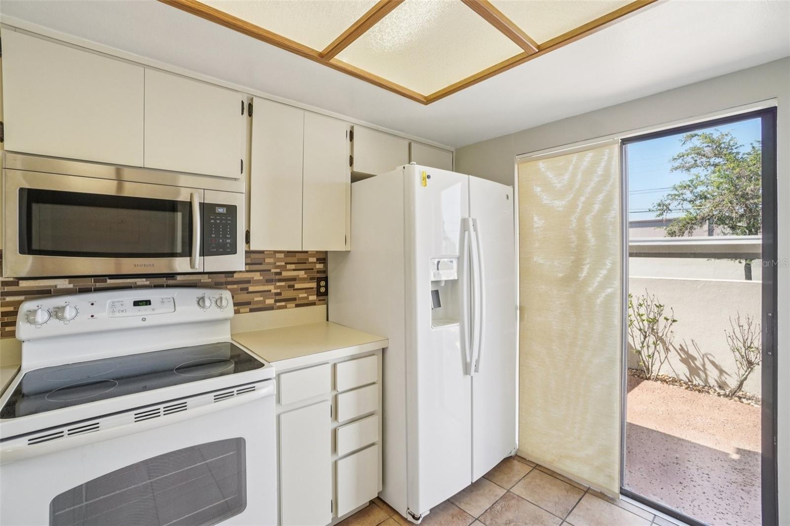 OAK PARK TWNHMS - Residential