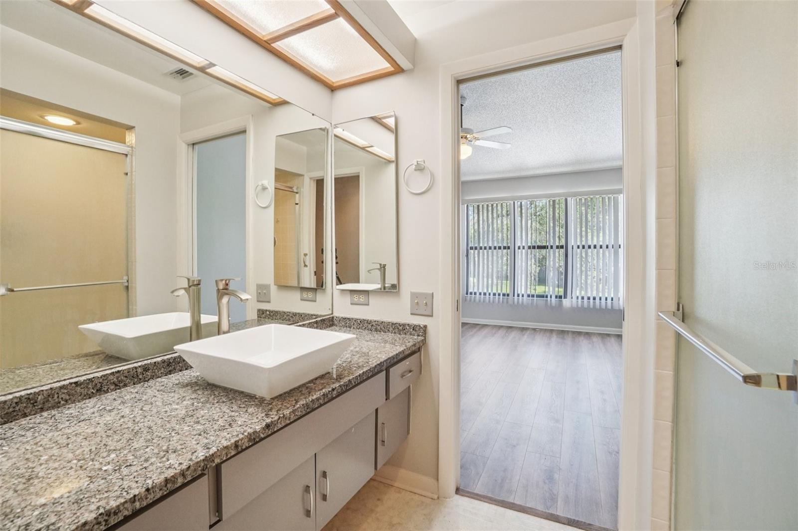 OAK PARK TWNHMS - Residential