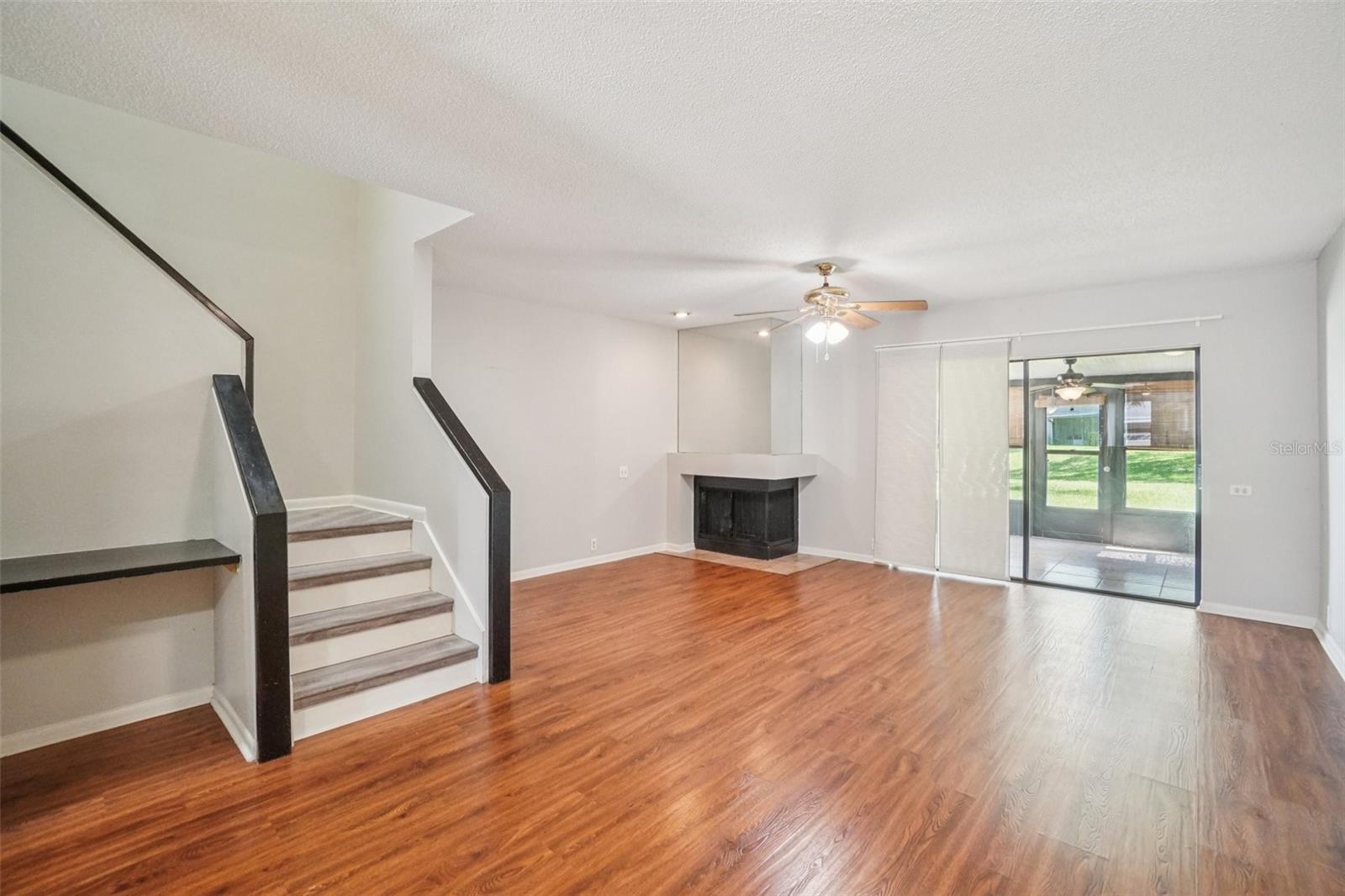 OAK PARK TWNHMS - Residential