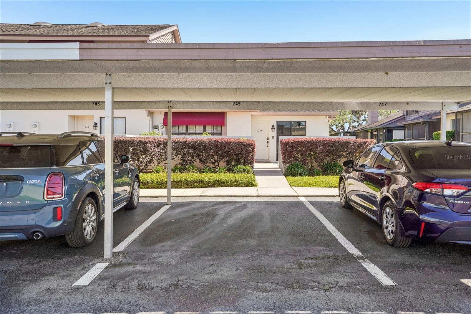 OAK PARK TWNHMS - Residential