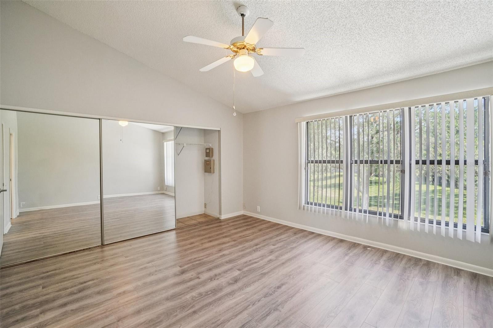 OAK PARK TWNHMS - Residential