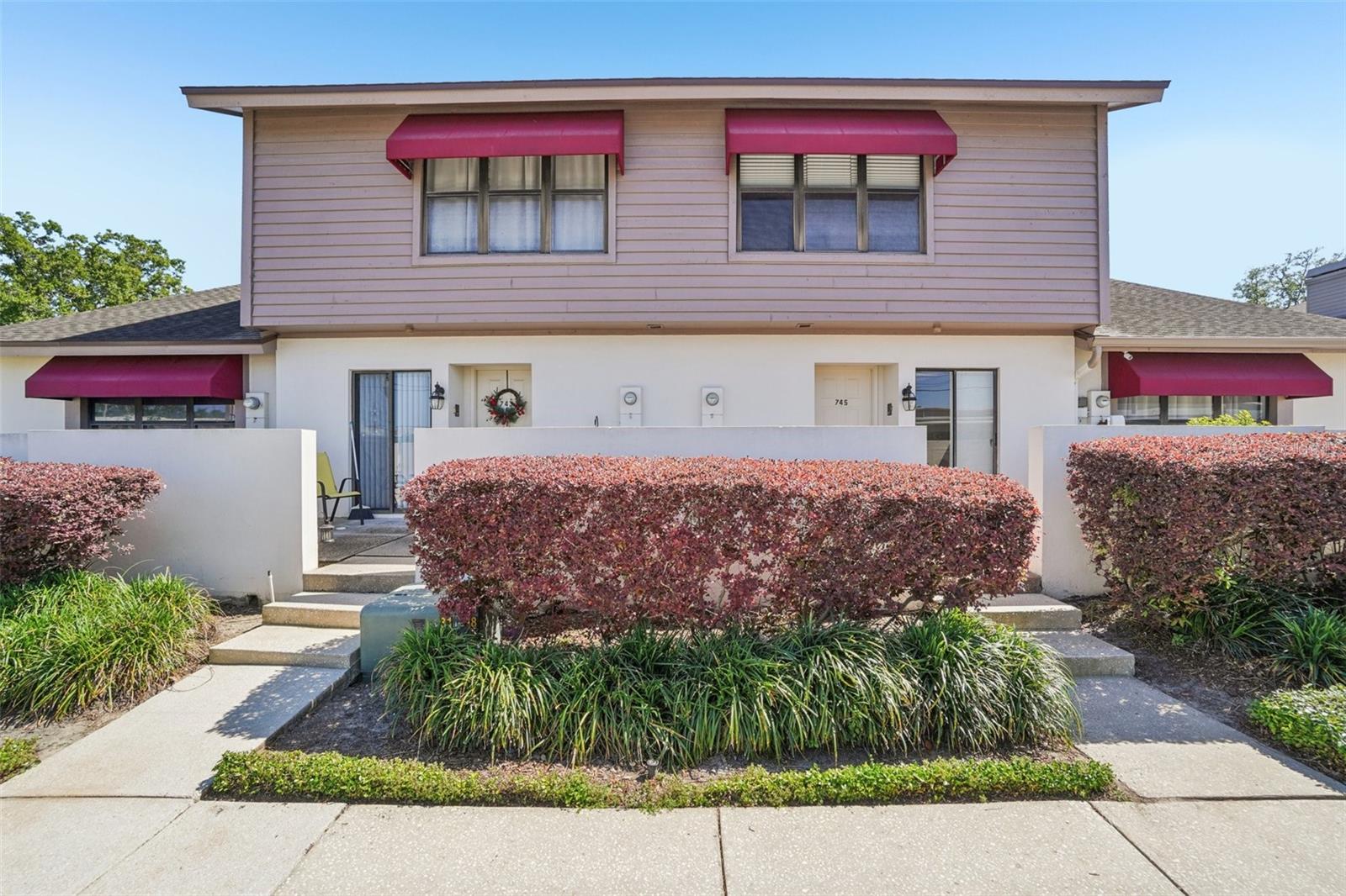 OAK PARK TWNHMS - Residential