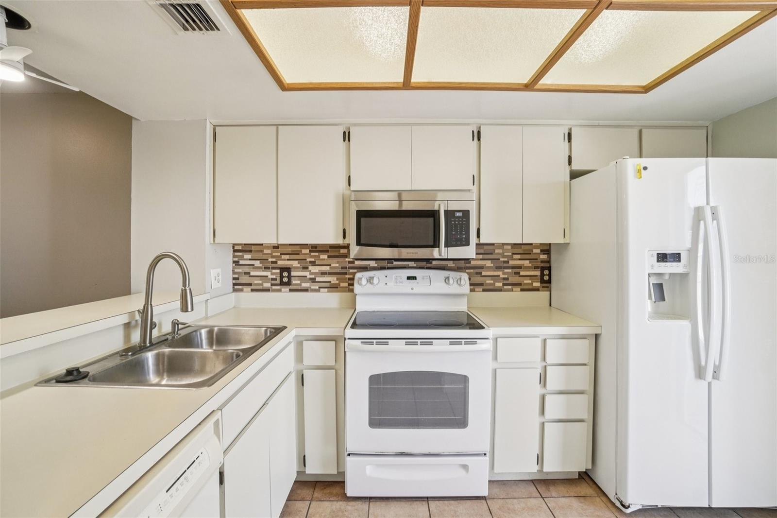 OAK PARK TWNHMS - Residential