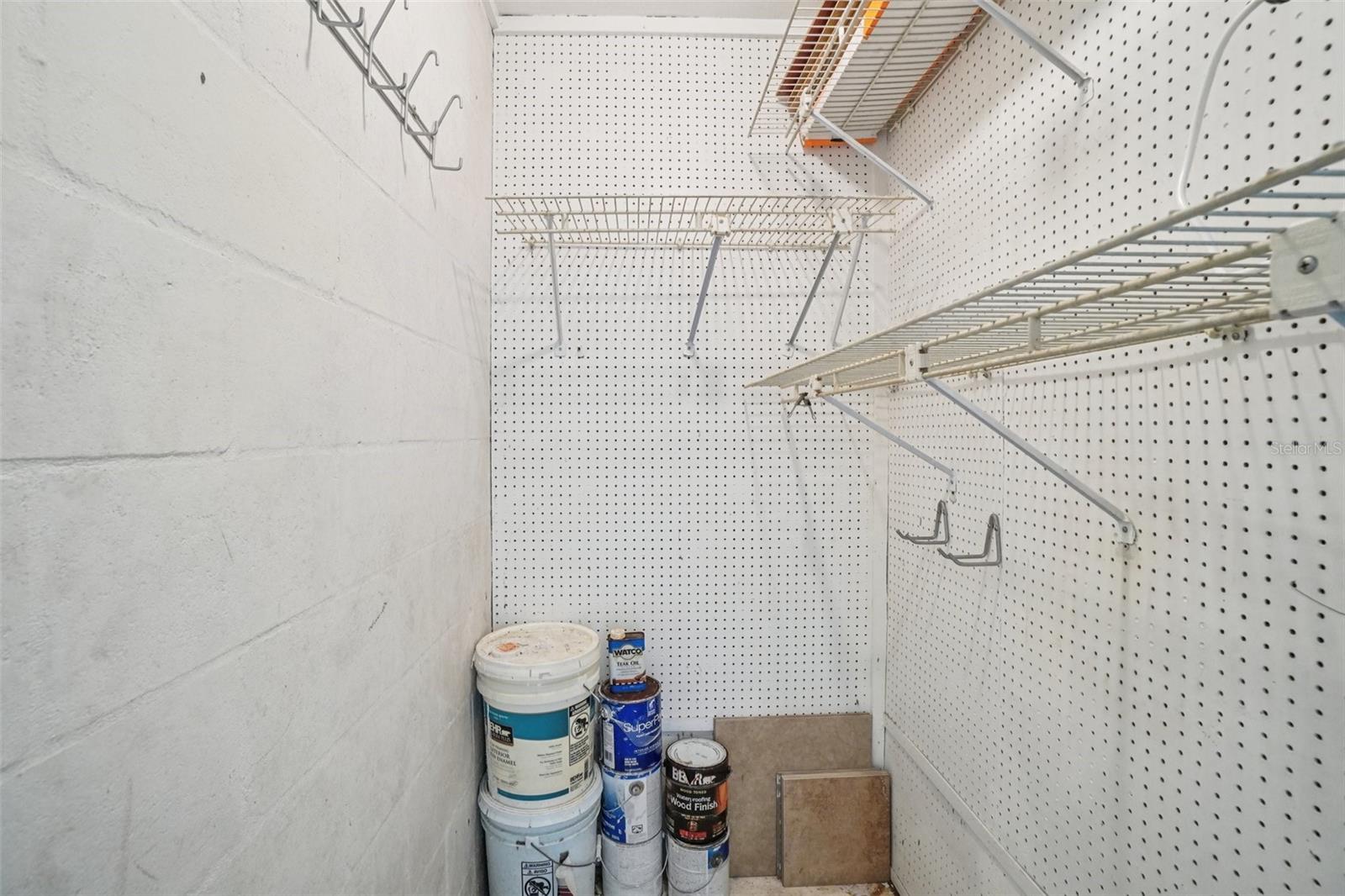 OAK PARK TWNHMS - Residential