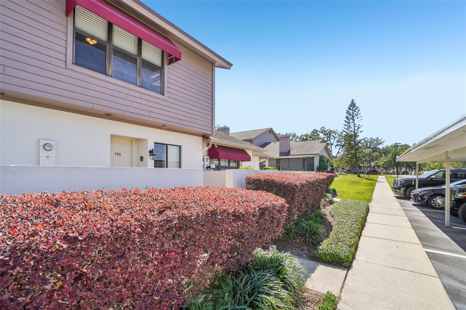 OAK PARK TWNHMS - Residential