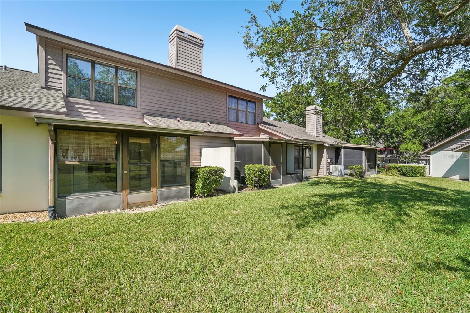 OAK PARK TWNHMS - Residential