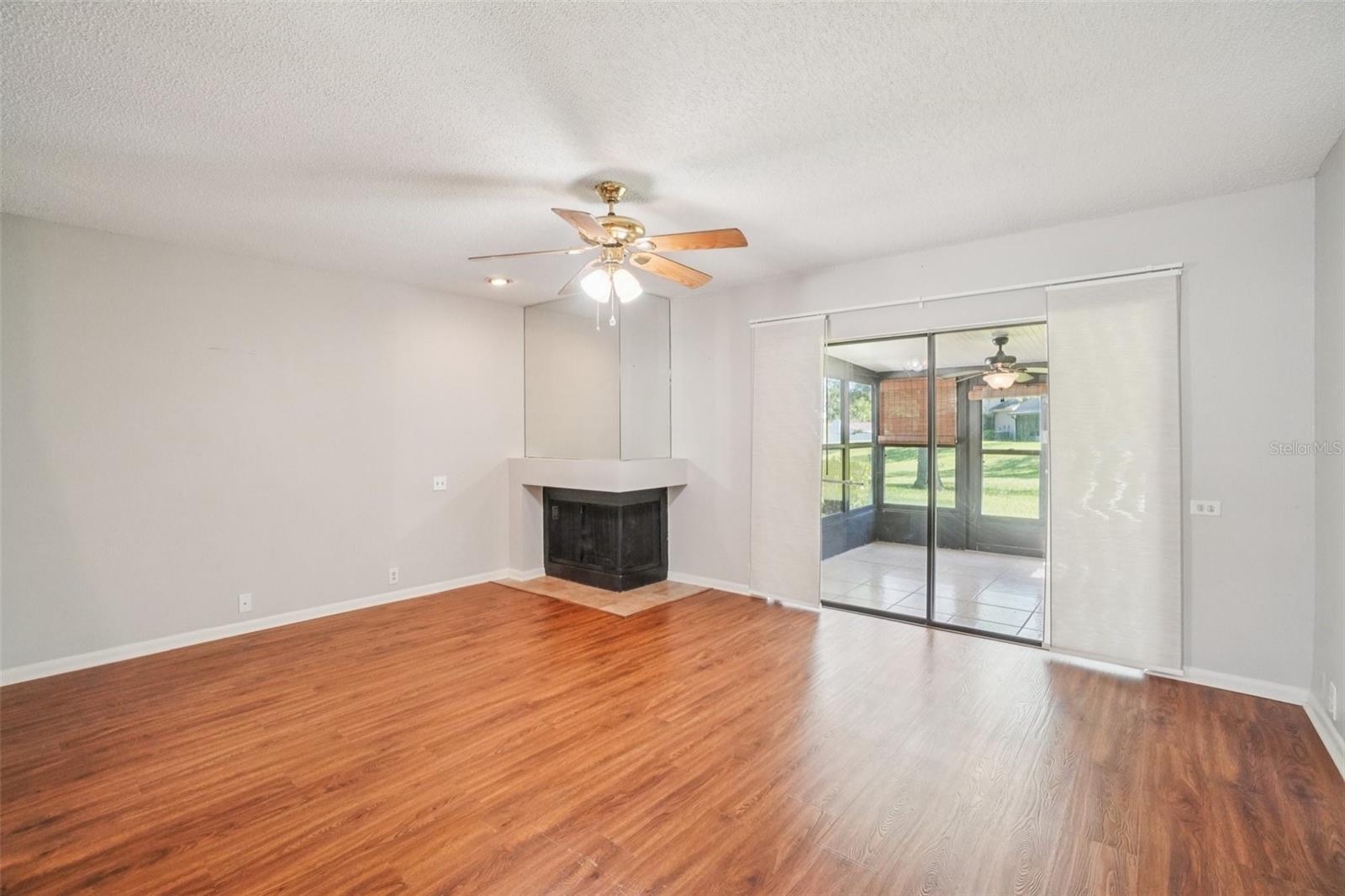 OAK PARK TWNHMS - Residential