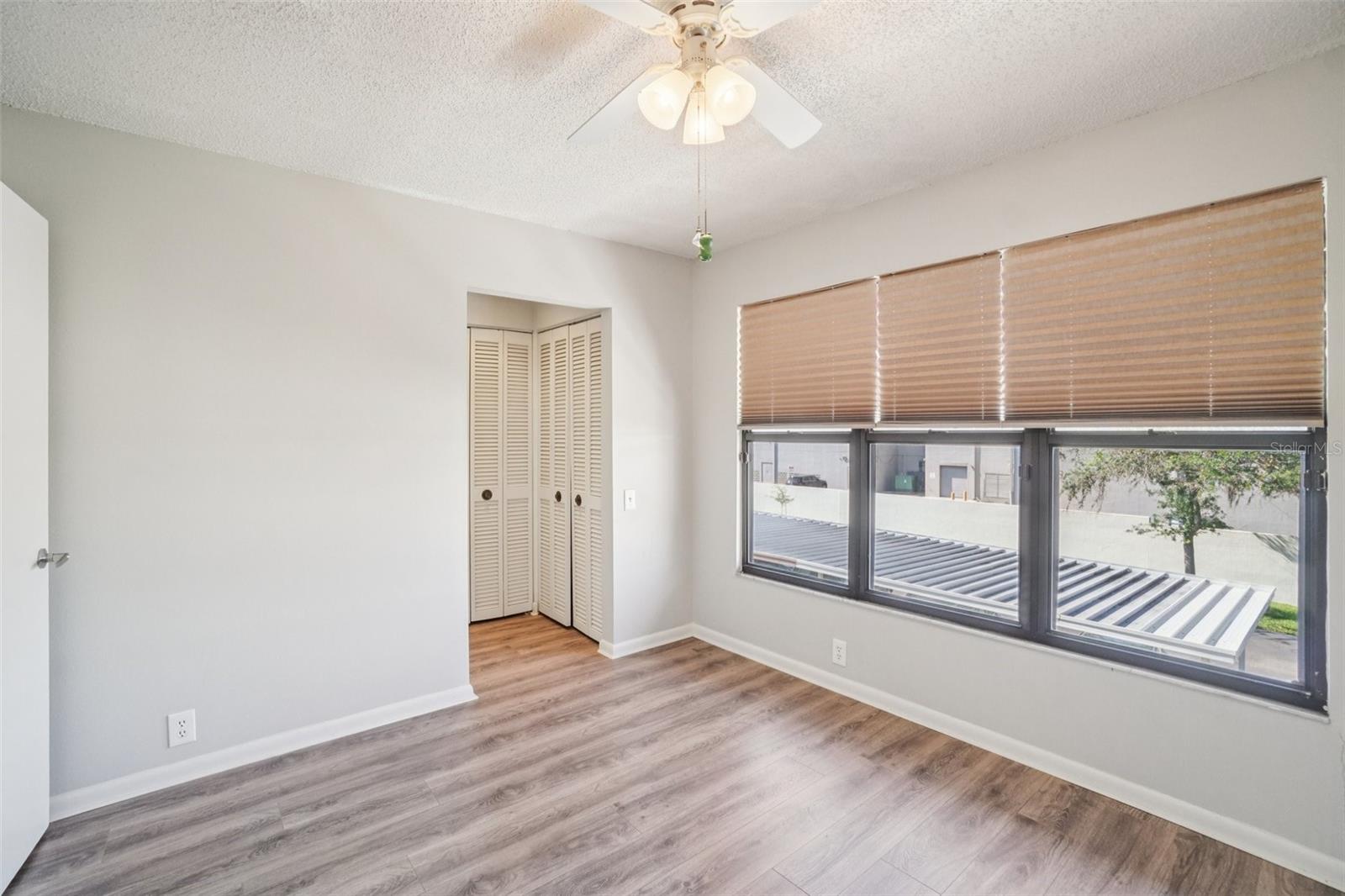 OAK PARK TWNHMS - Residential