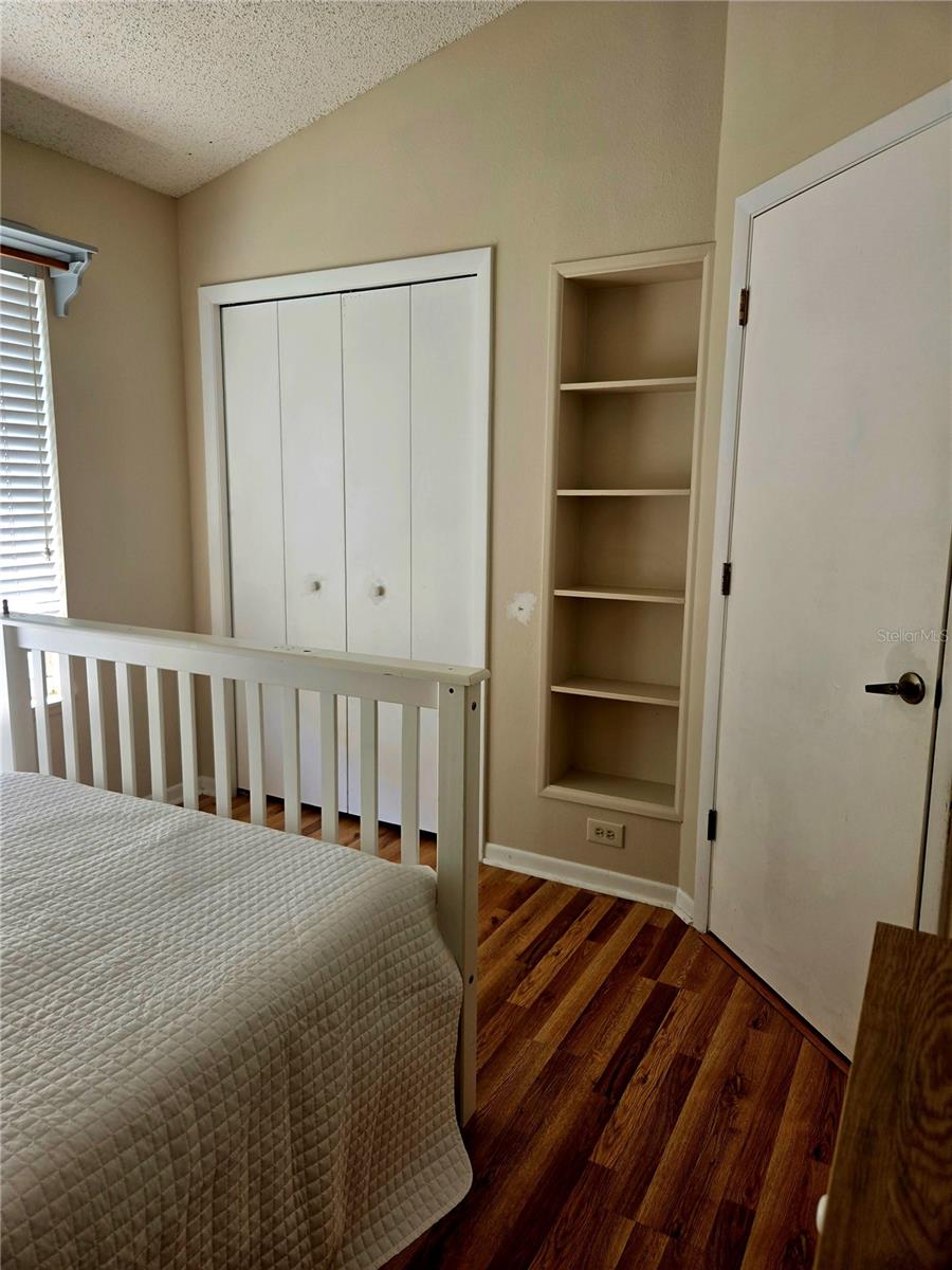 MILL RUN PH 04 - Residential Lease