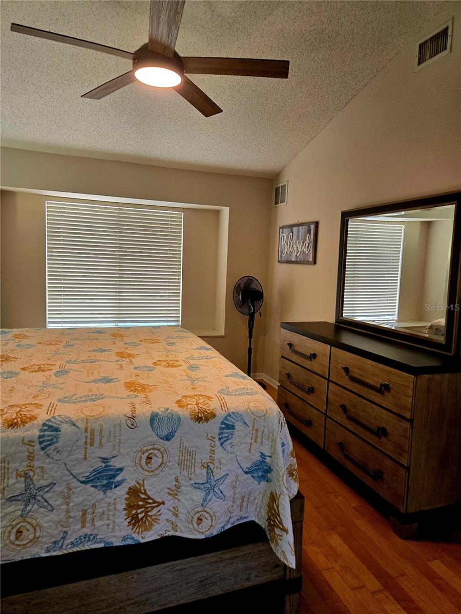 MILL RUN PH 04 - Residential Lease