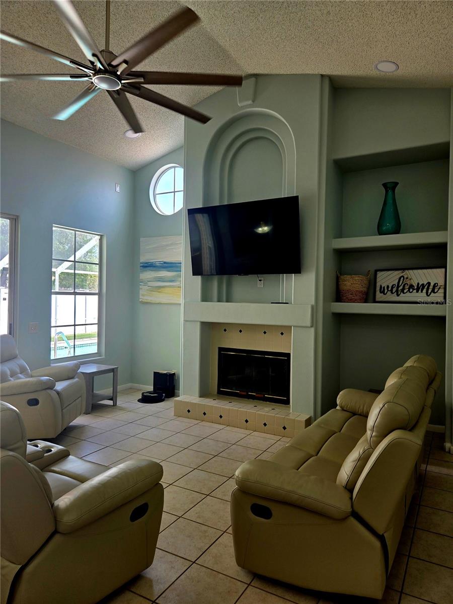 MILL RUN PH 04 - Residential Lease