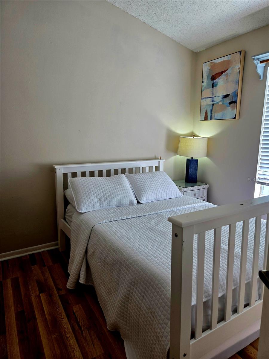 MILL RUN PH 04 - Residential Lease