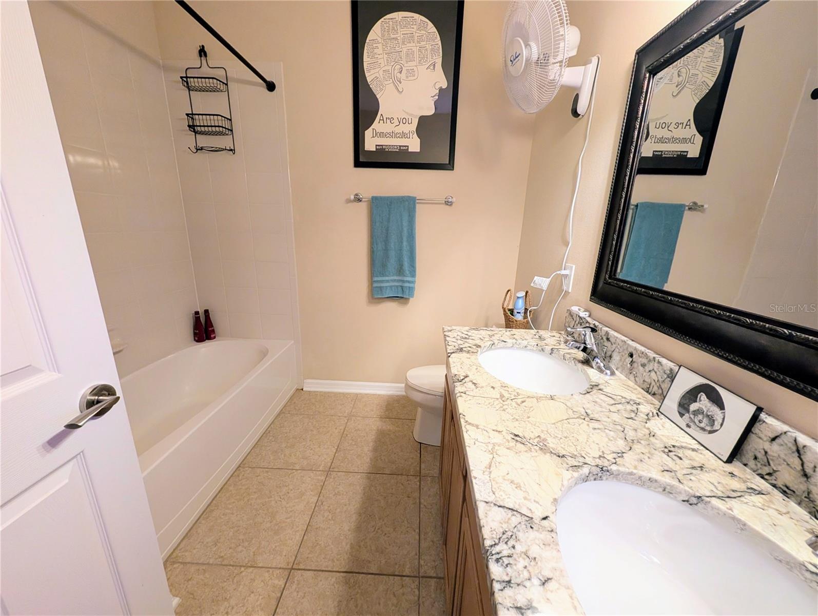 SOMERSET CHASE - Residential