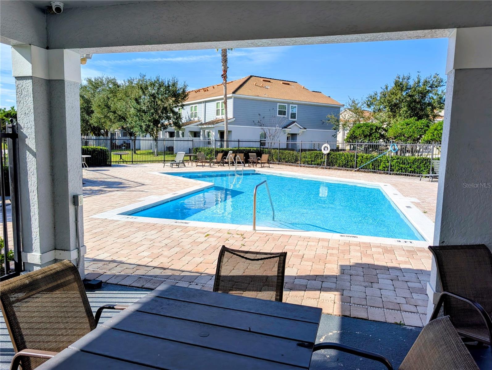 SOMERSET CHASE - Residential