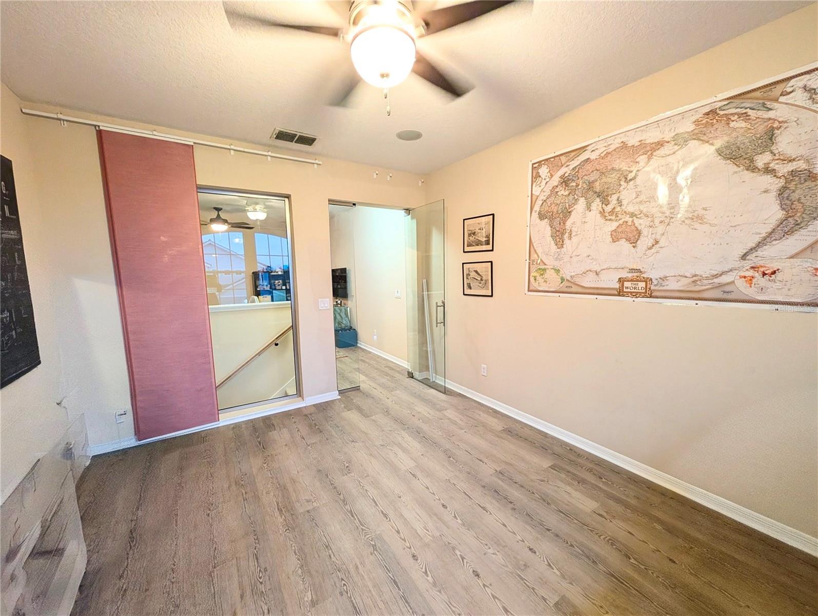 SOMERSET CHASE - Residential