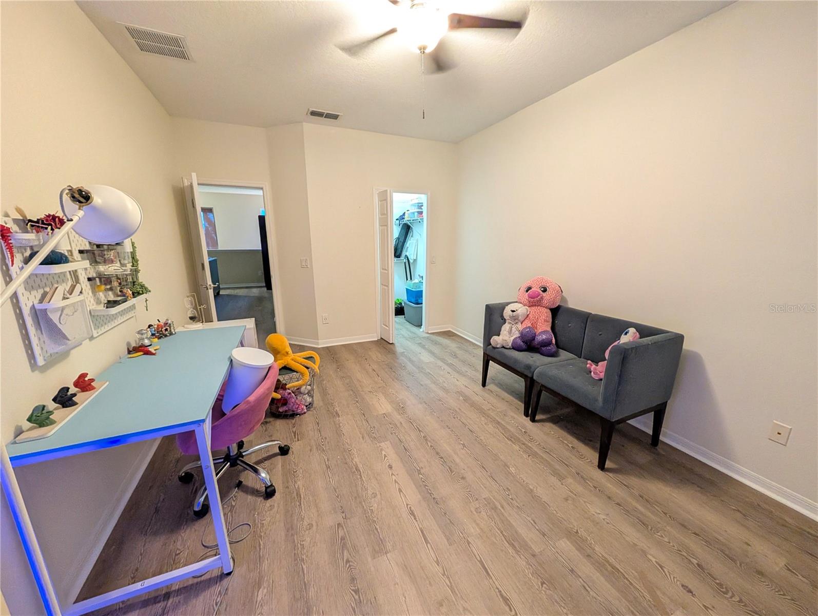 SOMERSET CHASE - Residential