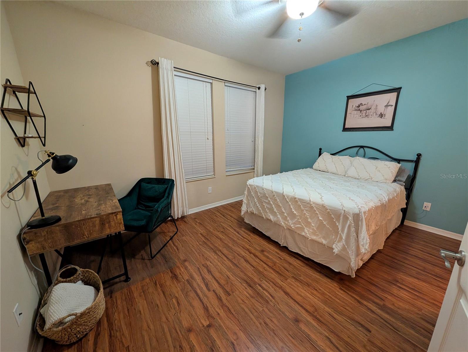 SOMERSET CHASE - Residential